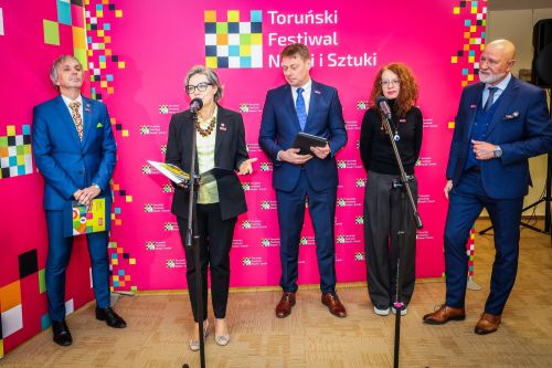 Konferencja prasowa 24. TFNiS 2026 (Biblioteka Uniwersytecka, 9.04.2026).  [fot. Andrzej Romański] zdjęcie reportażowe z wydarzenia festiwalowego. Kliknij, aby powiększyć zdjęcie