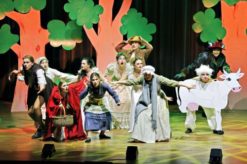 Inauguracja 24. TFNiS oraz spektakl muzyczny "Into The Woods" (Aula UMK, 24.04.2026).  [fot. Andrzej Romański] zdjęcie reportażowe z wydarzenia festiwalowego. Kliknij, aby powiększyć zdjęcie