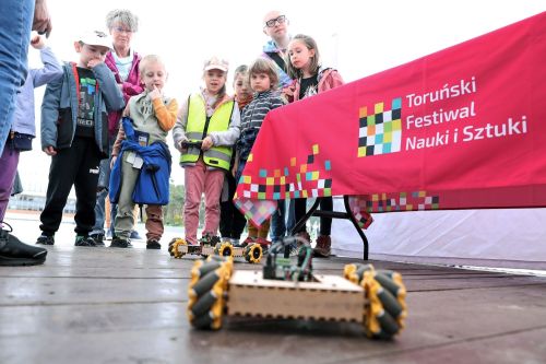 Dzień 3 (24.04.2023, fot. Andrzej Romański, Adam Zakrzewski).  zdjęcie reportażowe z wydarzenia festiwalowego. Kliknij, aby powiększyć zdjęcie
