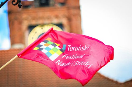 Festiwal widoczny w mieście! (24.04.2026).  [fot. Andrzej Romański] zdjęcie reportażowe z wydarzenia festiwalowego. Kliknij, aby powiększyć zdjęcie