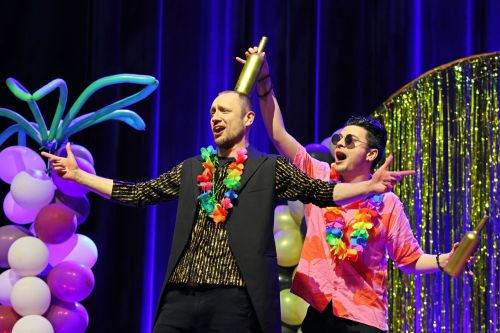 TFNIS 2025 dzień 1 - inauguracja i spektakl muzyczny "Księżniczka Czardasza" w Auli UMK.  [fot. Andrzej Romański] zdjęcie reportażowe z wydarzenia festiwalowego. Kliknij, aby powiększyć zdjęcie