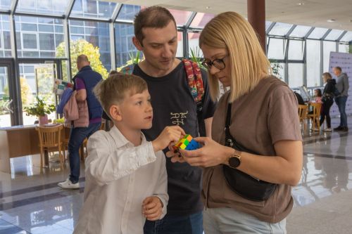 TFNIS 2025 dzień 2 (26.04.2025).  [fot. Mikołaj Kuras, Andrzej Romański, Adam Zakrzewski] zdjęcie reportażowe z wydarzenia festiwalowego. Kliknij, aby powiększyć zdjęcie