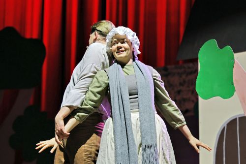Inauguracja 24. TFNiS oraz spektakl muzyczny "Into The Woods" (Aula UMK, 24.04.2026).  [fot. Andrzej Romański] zdjęcie reportażowe z wydarzenia festiwalowego. Kliknij, aby powiększyć zdjęcie
