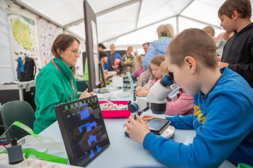TFNIS 2025 dzień 3 (27.04.2025).  [fot. Mikołaj Kuras, Andrzej Romański, Adam Zakrzewski] zdjęcie reportażowe z wydarzenia festiwalowego. Kliknij, aby powiększyć zdjęcie