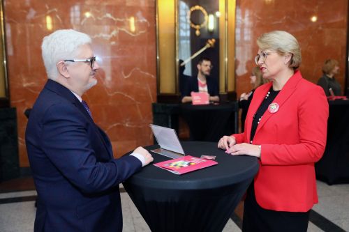 Konferencja prasowa 21. TFNiS (18.04.2023, Collegium Maximum UMK).  [fot. Andrzej Romański] zdjęcie reportażowe z wydarzenia festiwalowego. Kliknij, aby powiększyć zdjęcie