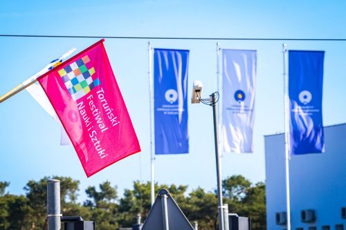 Festiwal widoczny w mieście! (24.04.2026).  [fot. Andrzej Romański] zdjęcie reportażowe z wydarzenia festiwalowego. Kliknij, aby powiększyć zdjęcie