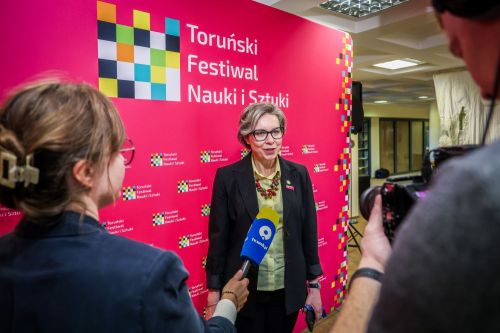 Konferencja prasowa 24. TFNiS 2026 (Biblioteka Uniwersytecka, 9.04.2026).  [fot. Andrzej Romański] zdjęcie reportażowe z wydarzenia festiwalowego. Kliknij, aby powiększyć zdjęcie