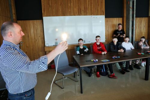 Dzień 2 (23.04.2023, fot. Andrzej Romański, Adam Zakrzewski).  zdjęcie reportażowe z wydarzenia festiwalowego. Kliknij, aby powiększyć zdjęcie