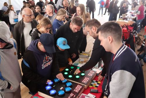 TFNIS 2025 dzień 3 (27.04.2025).  [fot. Mikołaj Kuras, Andrzej Romański, Adam Zakrzewski] zdjęcie reportażowe z wydarzenia festiwalowego. Kliknij, aby powiększyć zdjęcie