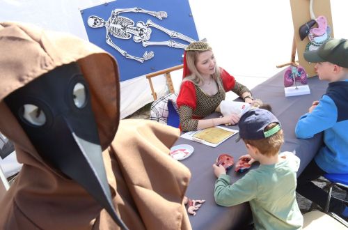 Dzień 2 (23.04.2023, fot. Andrzej Romański, Adam Zakrzewski).  zdjęcie reportażowe z wydarzenia festiwalowego. Kliknij, aby powiększyć zdjęcie