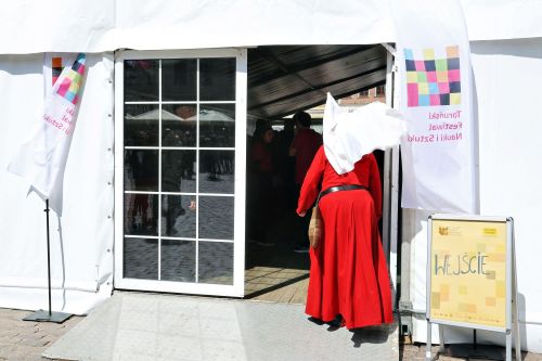 Dzień 2 TFNiS 2026 (25.04.2026).  [fot. Mikołaj Kuras, Andrzej Romański, Adam Zakrzewski] zdjęcie reportażowe z wydarzenia festiwalowego. Kliknij, aby powiększyć zdjęcie