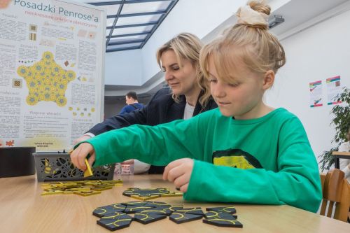 TFNIS 2025 dzień 2 (26.04.2025).  [fot. Mikołaj Kuras, Andrzej Romański, Adam Zakrzewski] zdjęcie reportażowe z wydarzenia festiwalowego. Kliknij, aby powiększyć zdjęcie