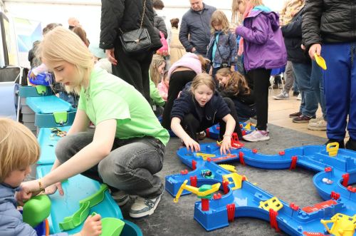 Dzień 3 TFNiS 2026 (26.04.2026).  [fot. Mikołaj Kuras, Andrzej Romański, Adam Zakrzewski] zdjęcie reportażowe z wydarzenia festiwalowego. Kliknij, aby powiększyć zdjęcie