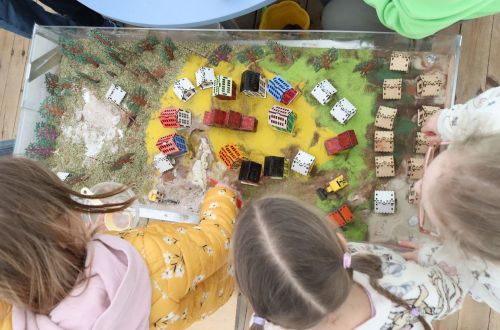 Dzień 3 TFNiS 2026 (26.04.2026).  [fot. Mikołaj Kuras, Andrzej Romański, Adam Zakrzewski] zdjęcie reportażowe z wydarzenia festiwalowego. Kliknij, aby powiększyć zdjęcie