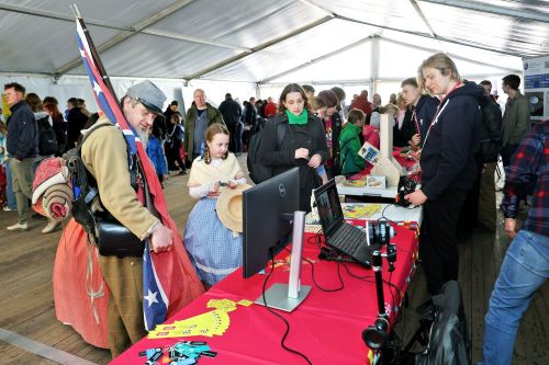 Dzień 2 TFNiS 2026 (25.04.2026).  [fot. Mikołaj Kuras, Andrzej Romański, Adam Zakrzewski] zdjęcie reportażowe z wydarzenia festiwalowego. Kliknij, aby powiększyć zdjęcie