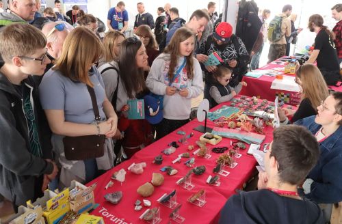 TFNIS 2025 dzień 3 (27.04.2025).  [fot. Mikołaj Kuras, Andrzej Romański, Adam Zakrzewski] zdjęcie reportażowe z wydarzenia festiwalowego. Kliknij, aby powiększyć zdjęcie