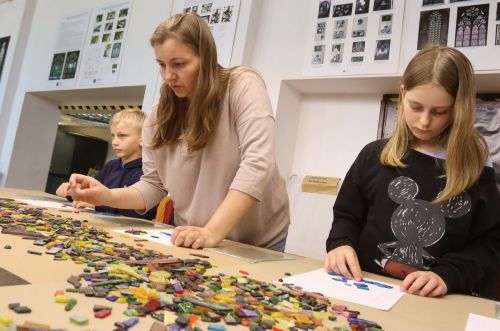 TFNiS dzień 1 (22.04.2023, fot. Andrzej Romański, Adam Zakrzewski).  zdjęcie reportażowe z wydarzenia festiwalowego. Kliknij, aby powiększyć zdjęcie