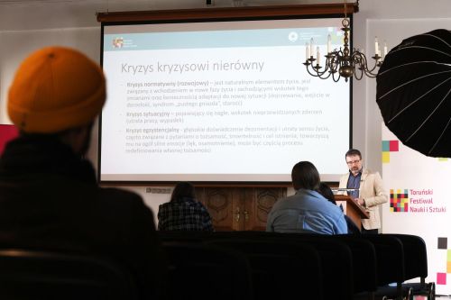 TFNIS 2025 dzień 2 (26.04.2025).  [fot. Mikołaj Kuras, Andrzej Romański, Adam Zakrzewski] zdjęcie reportażowe z wydarzenia festiwalowego. Kliknij, aby powiększyć zdjęcie