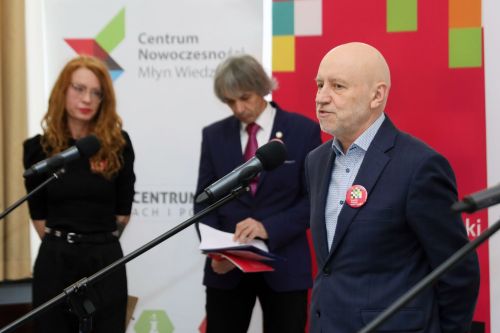 Konferencja prasowa 21. TFNiS (18.04.2023, Collegium Maximum UMK).  [fot. Andrzej Romański] zdjęcie reportażowe z wydarzenia festiwalowego. Kliknij, aby powiększyć zdjęcie