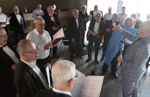 Dzień 2 (23.04.2023, fot. Andrzej Romański, Adam Zakrzewski).  zdjęcie reportażowe z wydarzenia festiwalowego. Kliknij, aby powiększyć zdjęcie