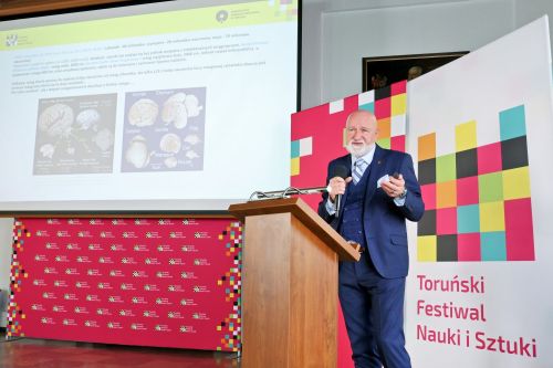 Dzień 2 TFNiS 2026 (25.04.2026).  [fot. Mikołaj Kuras, Andrzej Romański, Adam Zakrzewski] zdjęcie reportażowe z wydarzenia festiwalowego. Kliknij, aby powiększyć zdjęcie