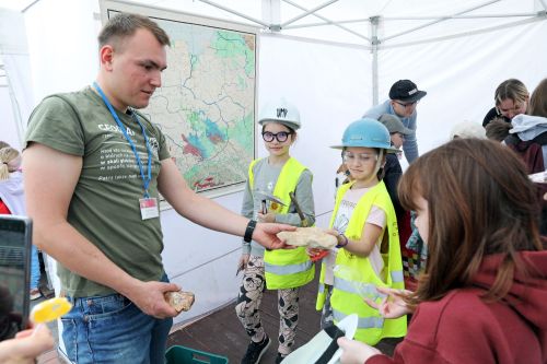 Dzień 3 (24.04.2023, fot. Andrzej Romański, Adam Zakrzewski).  zdjęcie reportażowe z wydarzenia festiwalowego. Kliknij, aby powiększyć zdjęcie
