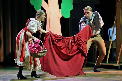 Inauguracja 24. TFNiS oraz spektakl muzyczny "Into The Woods" (Aula UMK, 24.04.2026).  [fot. Andrzej Romański] zdjęcie reportażowe z wydarzenia festiwalowego. Kliknij, aby powiększyć zdjęcie