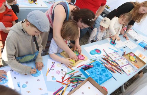 Dzień 2 (23.04.2023, fot. Andrzej Romański, Adam Zakrzewski).  zdjęcie reportażowe z wydarzenia festiwalowego. Kliknij, aby powiększyć zdjęcie