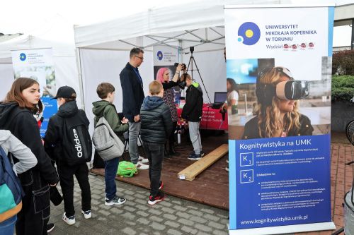 Dzień 3 (24.04.2023, fot. Andrzej Romański, Adam Zakrzewski).  zdjęcie reportażowe z wydarzenia festiwalowego. Kliknij, aby powiększyć zdjęcie