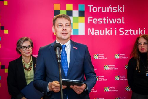 Konferencja prasowa 24. TFNiS 2026 (Biblioteka Uniwersytecka, 9.04.2026).  [fot. Andrzej Romański] zdjęcie reportażowe z wydarzenia festiwalowego. Kliknij, aby powiększyć zdjęcie