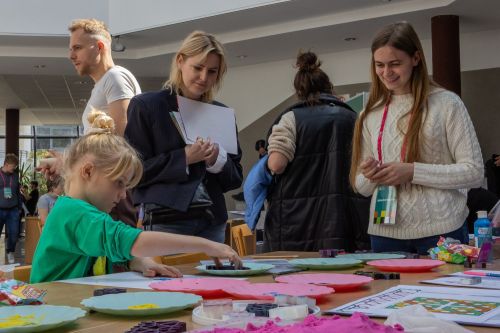 TFNIS 2025 dzień 2 (26.04.2025).  [fot. Mikołaj Kuras, Andrzej Romański, Adam Zakrzewski] zdjęcie reportażowe z wydarzenia festiwalowego. Kliknij, aby powiększyć zdjęcie