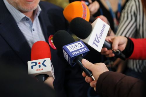 Konferencja prasowa 21. TFNiS (18.04.2023, Collegium Maximum UMK).  [fot. Andrzej Romański] zdjęcie reportażowe z wydarzenia festiwalowego. Kliknij, aby powiększyć zdjęcie