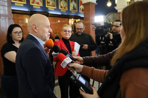 Konferencja prasowa 21. TFNiS (18.04.2023, Collegium Maximum UMK).  [fot. Andrzej Romański] zdjęcie reportażowe z wydarzenia festiwalowego. Kliknij, aby powiększyć zdjęcie