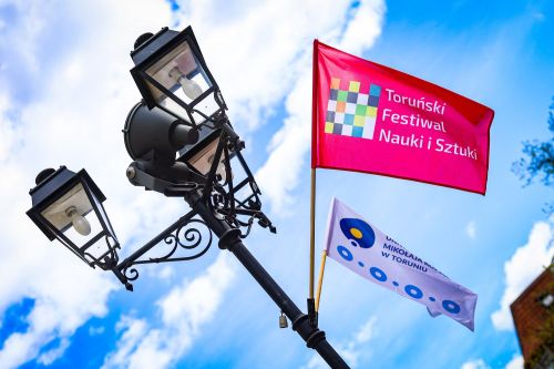 Festiwal widoczny w mieście! (24.04.2026).  [fot. Andrzej Romański] zdjęcie reportażowe z wydarzenia festiwalowego. Kliknij, aby powiększyć zdjęcie