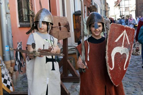 TFNiS dzień 1 (22.04.2023, fot. Andrzej Romański, Adam Zakrzewski).  zdjęcie reportażowe z wydarzenia festiwalowego. Kliknij, aby powiększyć zdjęcie