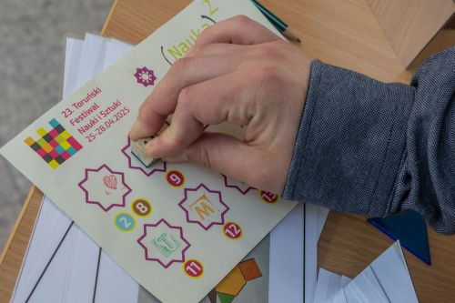 TFNIS 2025 dzień 2 (26.04.2025).  [fot. Mikołaj Kuras, Andrzej Romański, Adam Zakrzewski] zdjęcie reportażowe z wydarzenia festiwalowego. Kliknij, aby powiększyć zdjęcie
